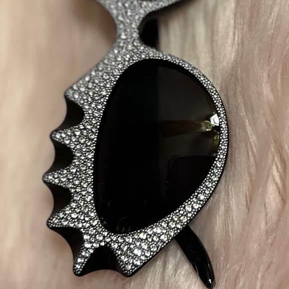 GUCCI HOLLYWOOD FOREVER Avant Garde Embellished Black Logo Sunglasses Resort - Picture 9 of 16